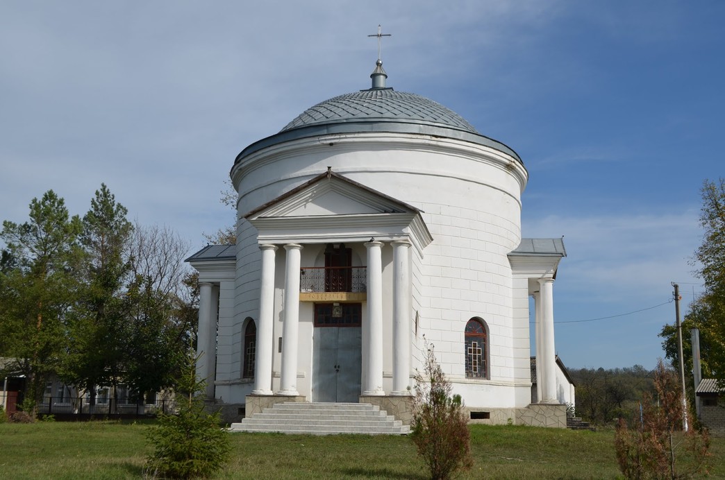 Храм-ротонда в Лебедевке