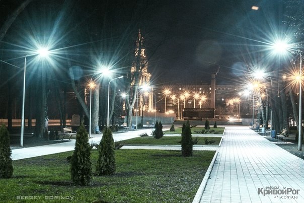 Ночной парк Героев 