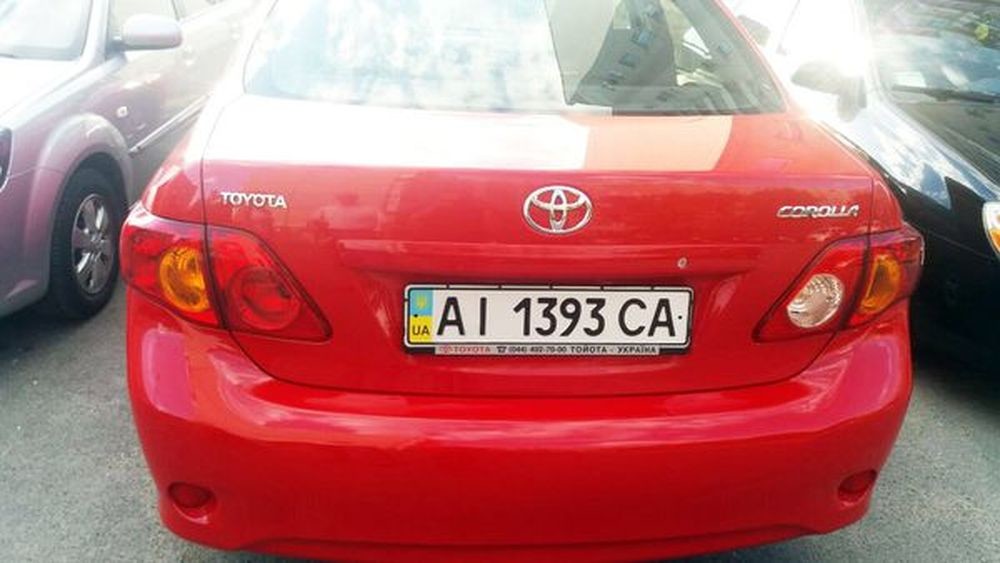 183 Toyota Corolla красная 