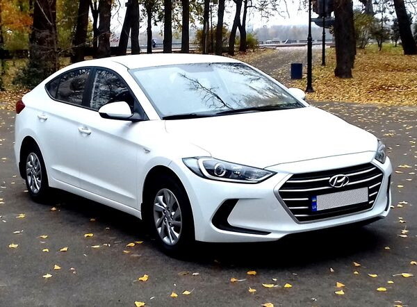 167 Hyundai Elantra 2018 белая  