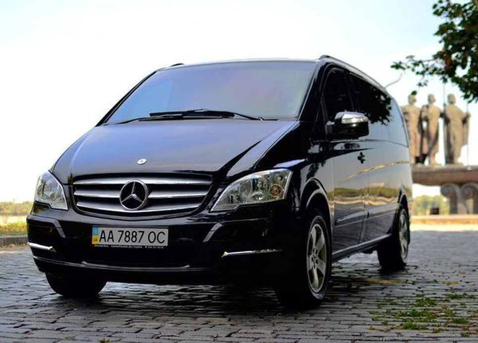 287 Микроавтобус Mercedes Viano black  