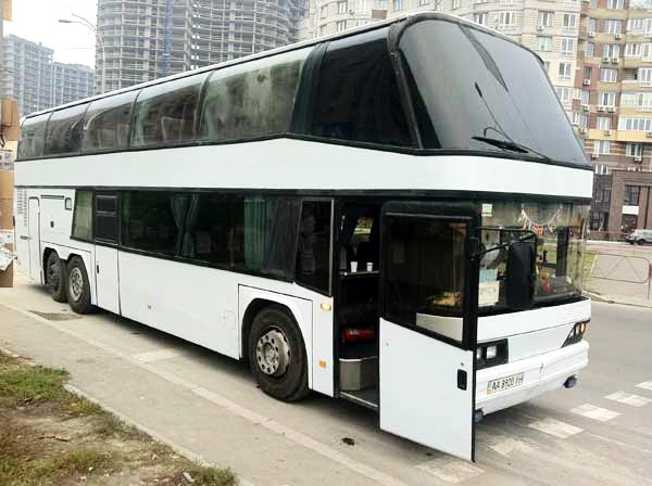 335 Автобус Neoplan на 70 мест  
