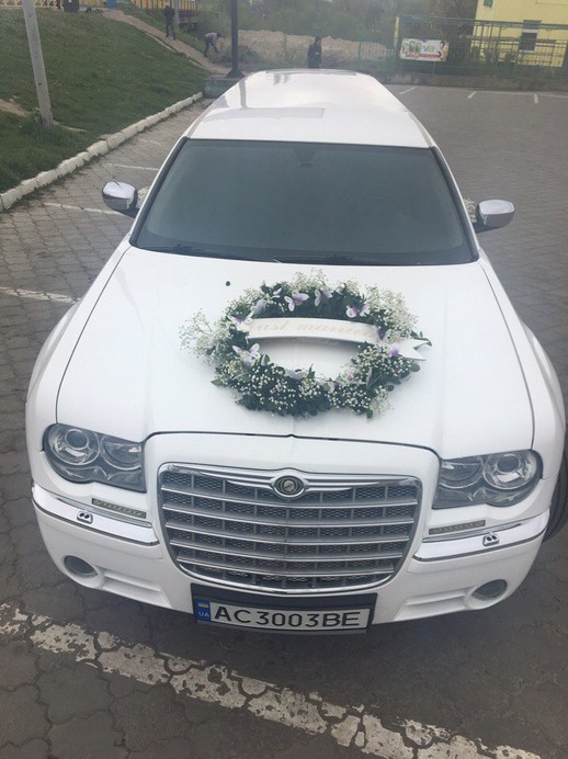прокат авто на весілля Львів лімузин 