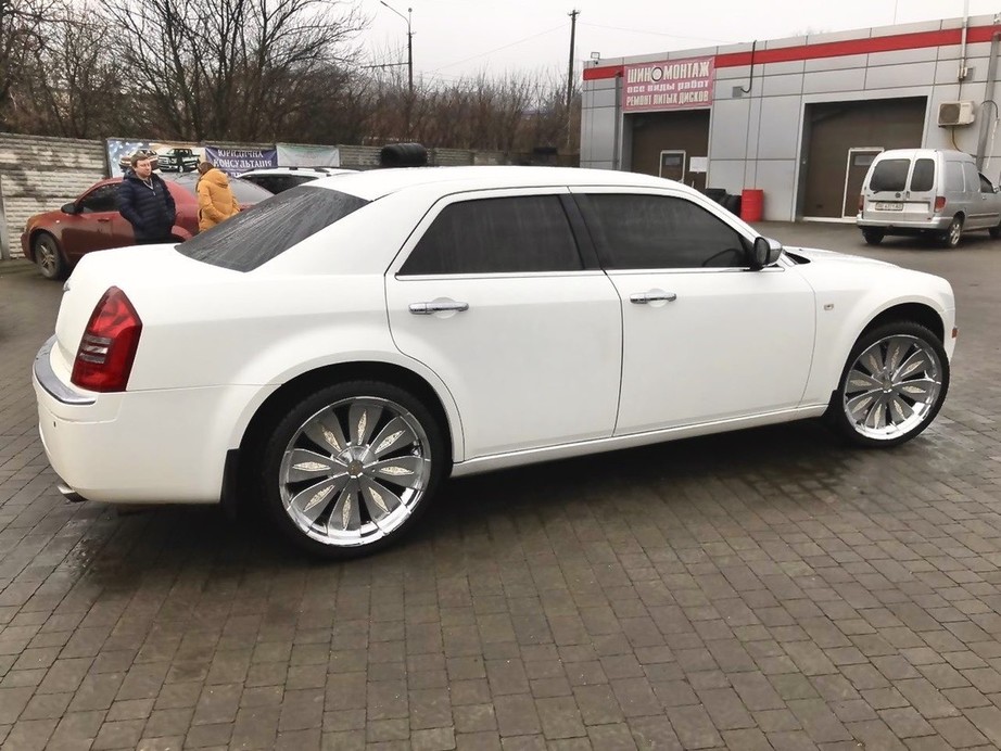 Chrysler 300C Белый  