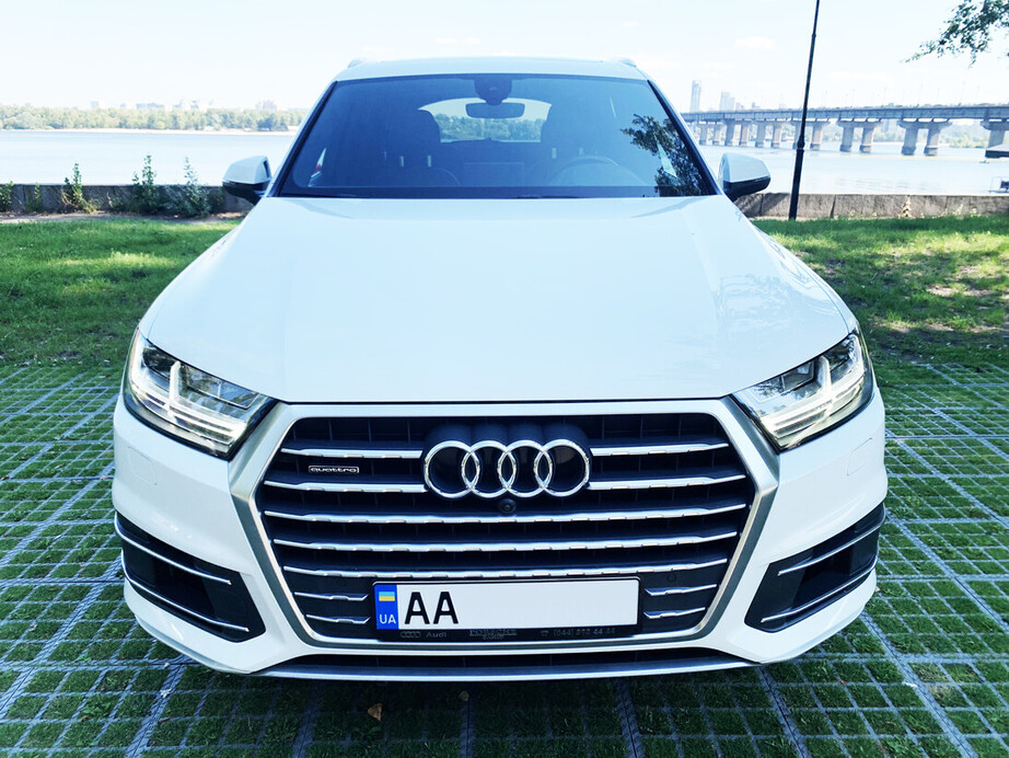 Новый белый Audi Q7 3.0T Quattro (2018) 