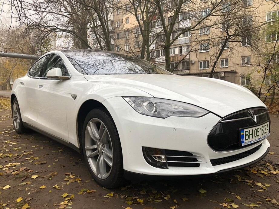 Tesla S 