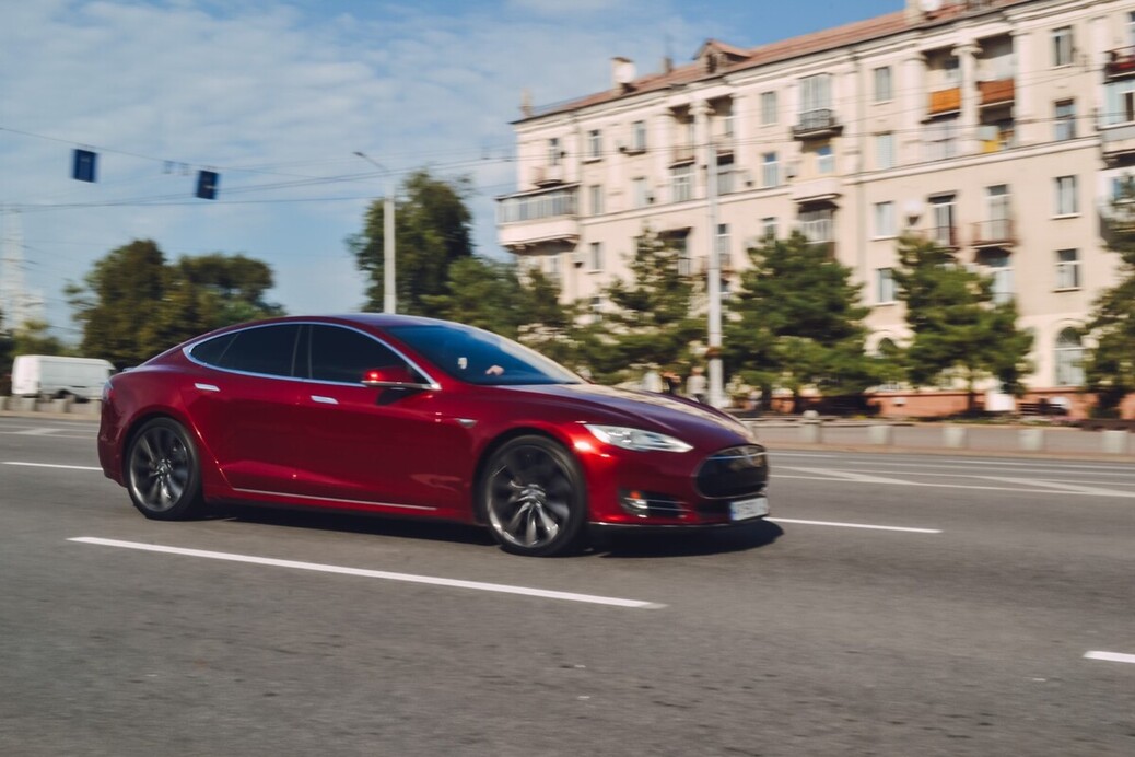 Tesla Model S 