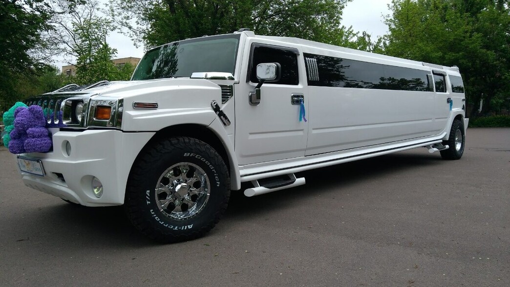 Hummer H-2 