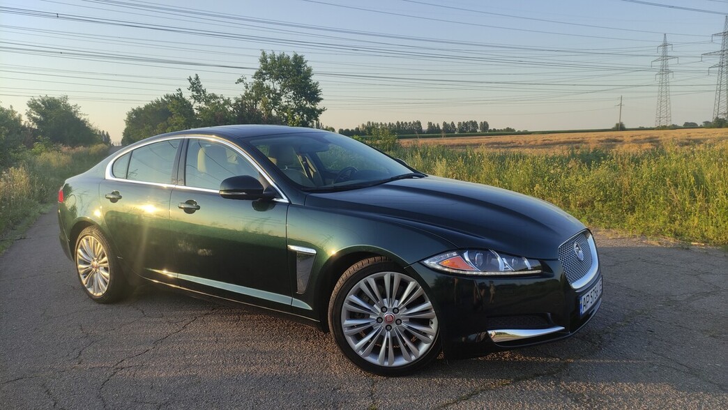 Jaguar XF 