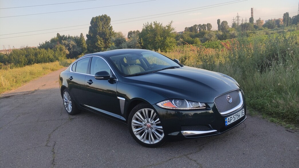 Jaguar XF 