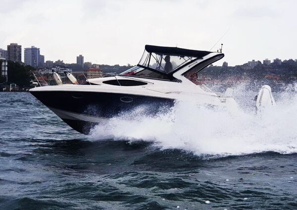 Моторная яхта Regal-2860 прокат аренда 
