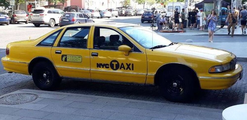 115 Chevrolet Caprice жовте таксі 