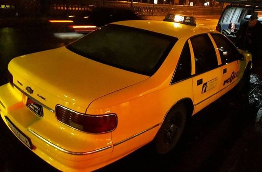 115 Chevrolet Caprice жовте таксі 