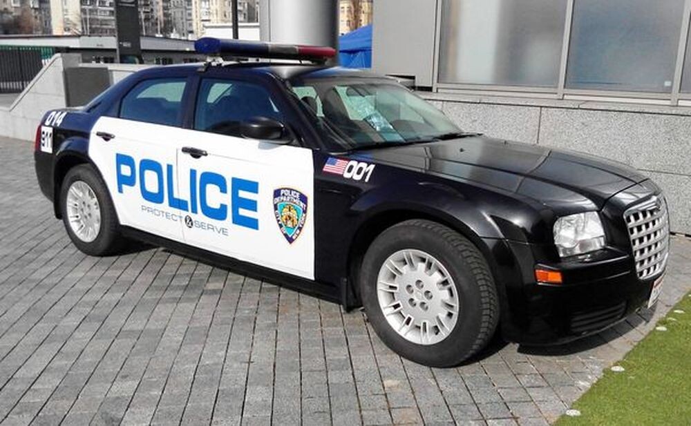 164 Арендовать автомобиль полиции New York 