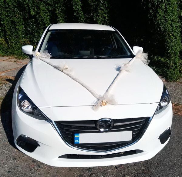 233 Mazda 3 белая заказать на свадьбу Киев цена 