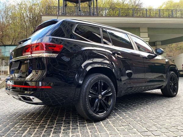 201 Volkswagen Atlas R-Line оренда позашляховика 