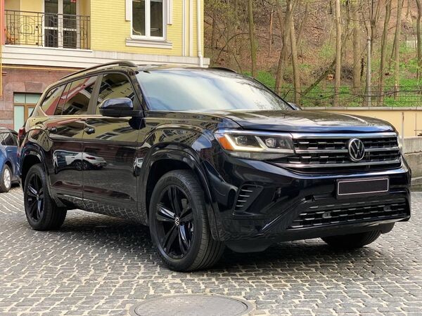201 Volkswagen Atlas R-Line оренда позашляховика 