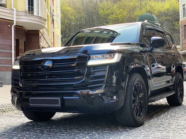 370 Позашляховик Toyota Land Cruiser 300 