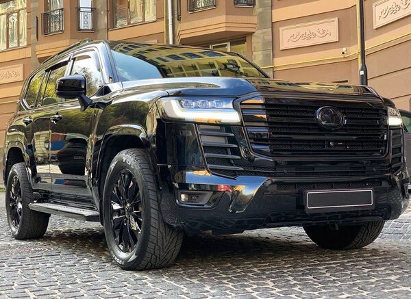 370 Позашляховик Toyota Land Cruiser 300 