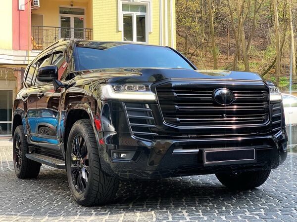 370 Позашляховик Toyota Land Cruiser 300 