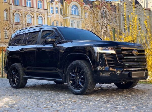 370 Позашляховик Toyota Land Cruiser 300 