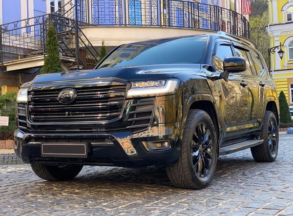 370 Позашляховик Toyota Land Cruiser 300 