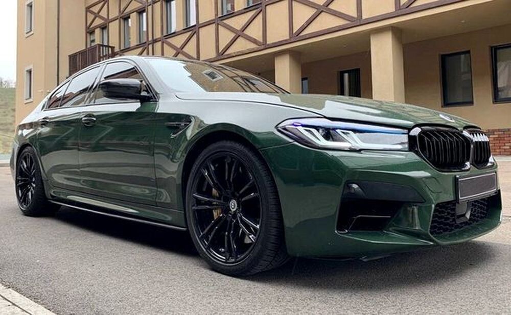 430 BMW M5 F90 на прокат для весільної зйомки 