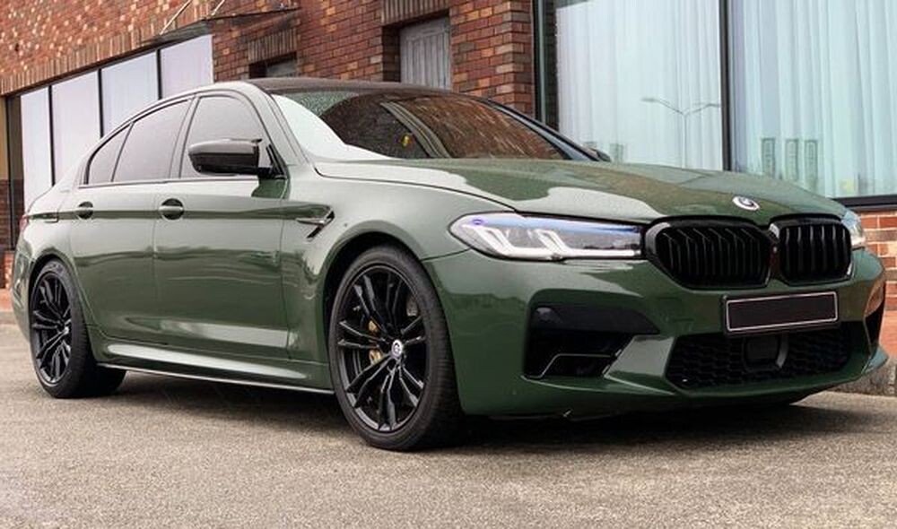 430 BMW M5 F90 на прокат для весільної зйомки 