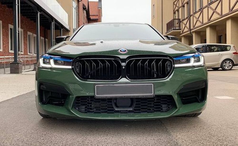 430 BMW M5 F90 на прокат для весільної зйомки 