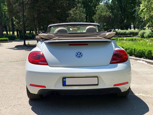 020 Кабриолет Volkswagen Beetle белый  