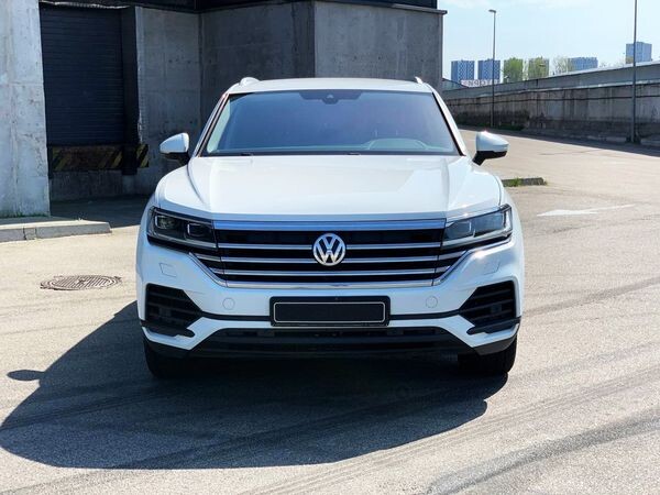 177 мнедорожник Volkswagen Touareg белый аренда  