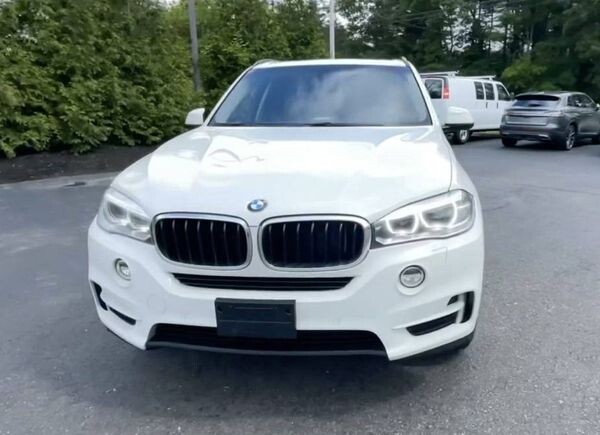 264 Bнедорожник BMW X5 белый аренда на свадьбу  