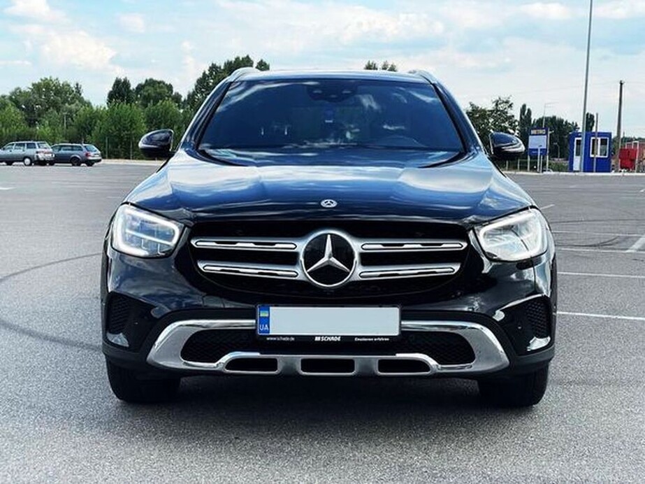 039 Mercedes GLC 300 черный джип  