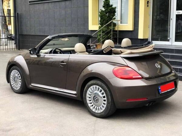 127 Кабриолет Volkswagen Beetle шоколадный 