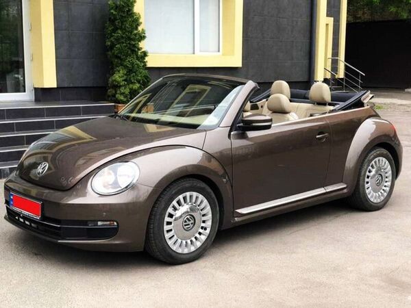 127 Кабриолет Volkswagen Beetle шоколадный 