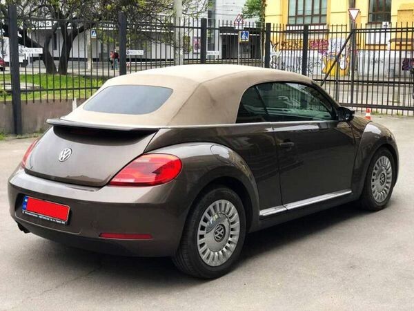 127 Кабриолет Volkswagen Beetle шоколадный 