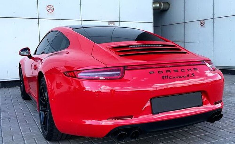 192 Porsche 911 Carrera 4S красный 