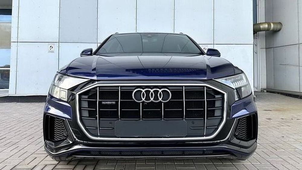 307 Bнедорожник Audi Q8 синий 