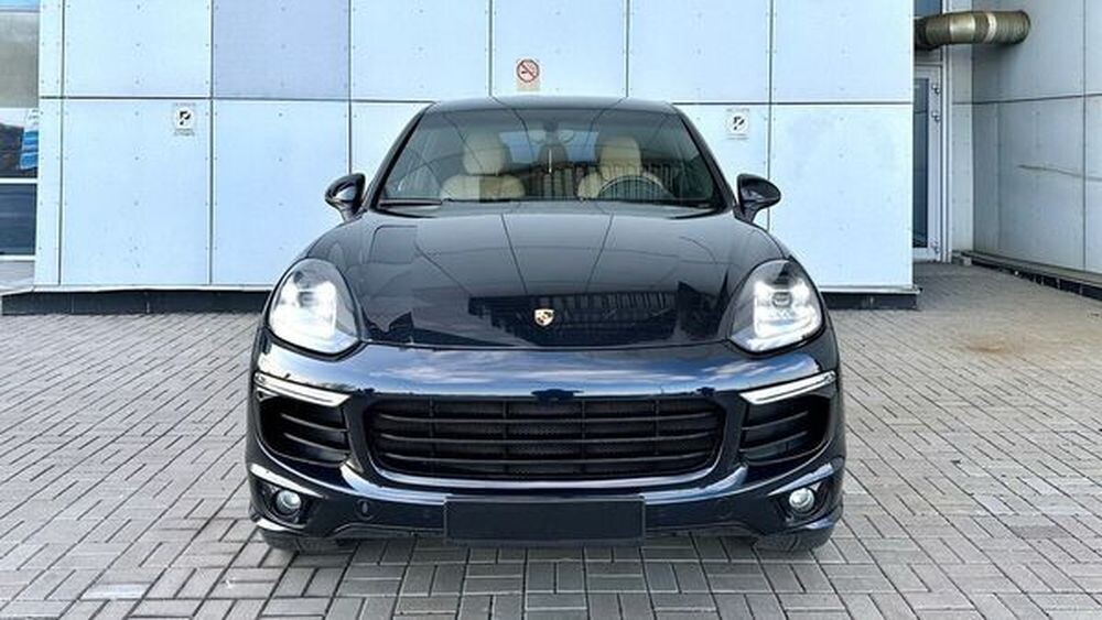 006 Внедорожник Porsche Cayenne черный 