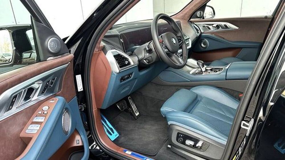 010 Внедорожник BMW XM HIBRYD 