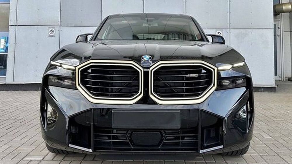 010 Внедорожник BMW XM HIBRYD 