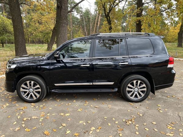 090 Внедорожник Toyota Land Cruiser 200 на свадьбу 