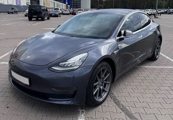 145 Электрокар Tesla Model 3 серая  