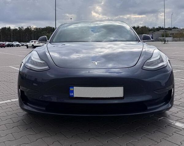 145 Электрокар Tesla Model 3 серая  