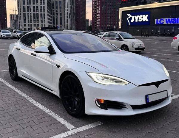 168 Электрокар Tesla Model S белая прокат б 