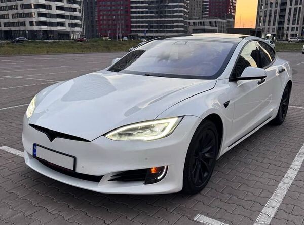 168 Электрокар Tesla Model S белая прокат б 