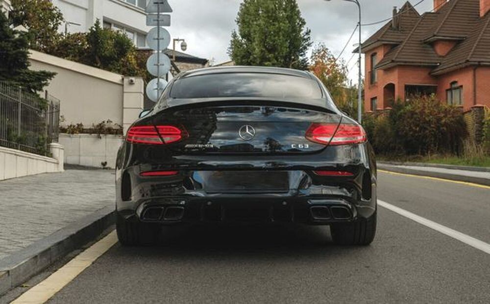 345 Орендая Mercedes Benz C 63 AMG Сoupe  