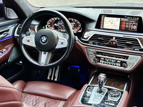 353 Прокат авто BMW M760 LI  