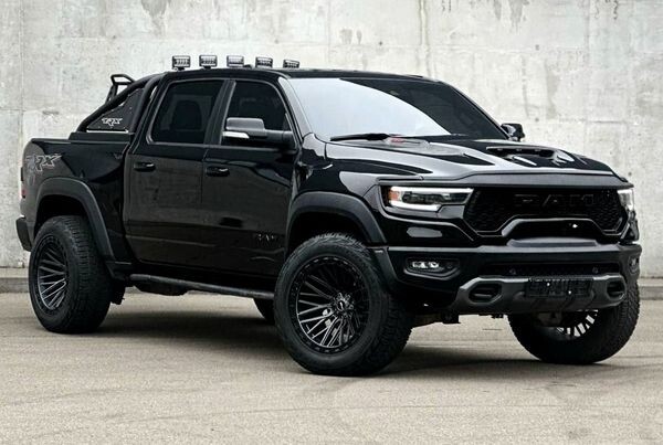 355 Оренда пікапа Dodge Ram 1500 TRX Mammoth 900 