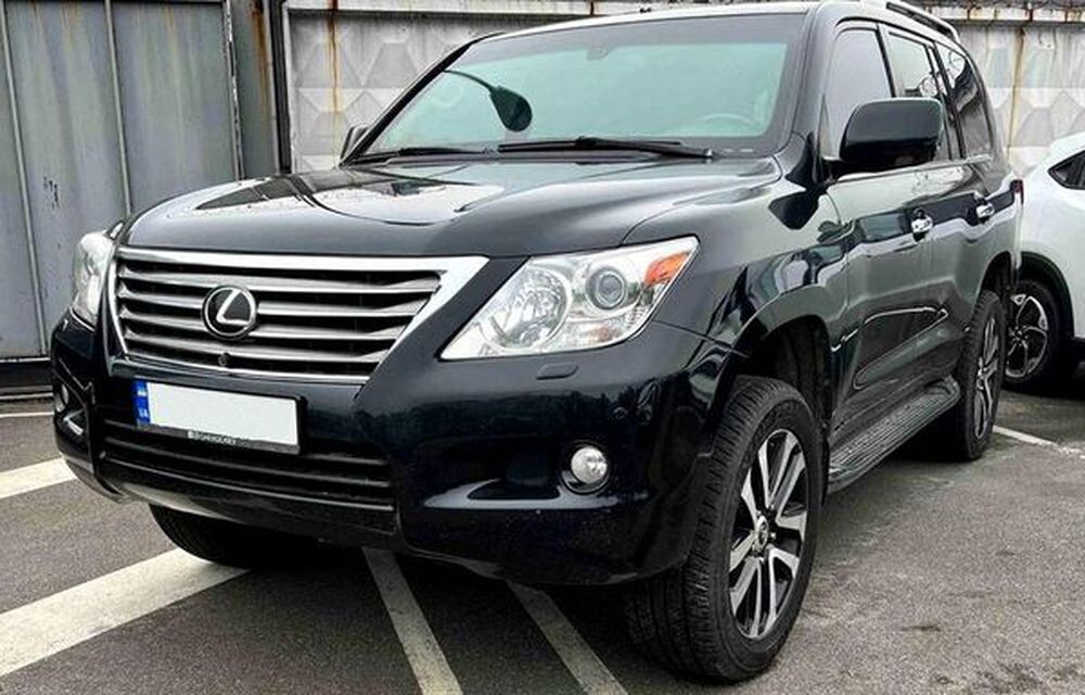 384 Оренда броньований джип Lexus LX 570 B6  